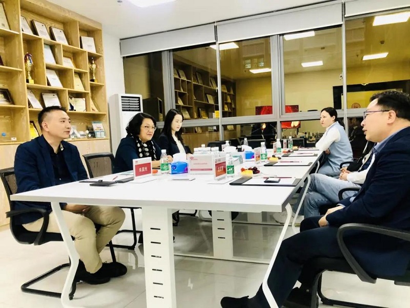 深圳擔保集團領導蒞臨指導工作，云里物里成績驕人備受肯定！