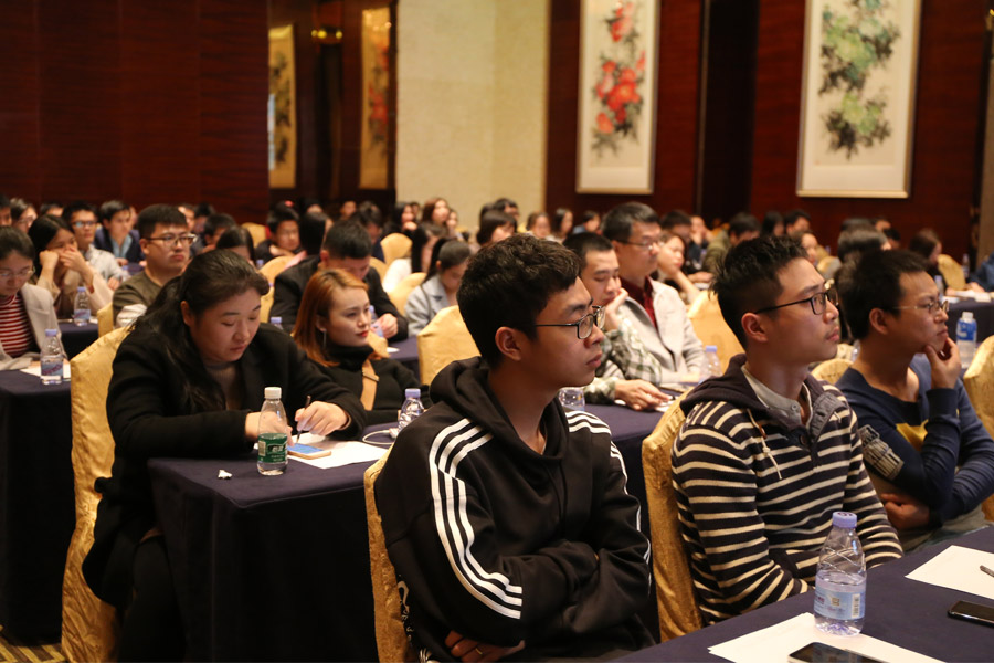 云里物里2019年年會盛典圓滿結束!