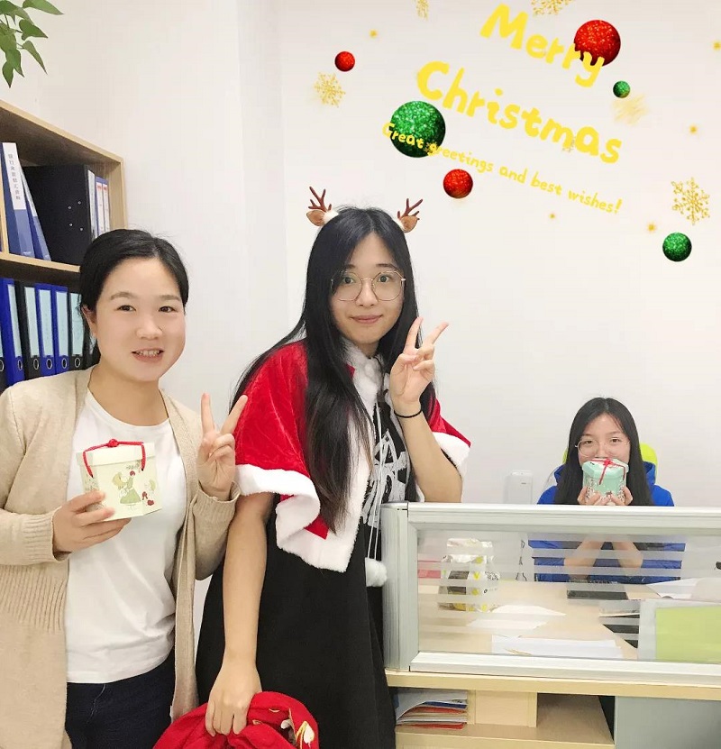 2019年圣誕節(jié)云里物里小姐姐化身麋鹿派發(fā)禮物