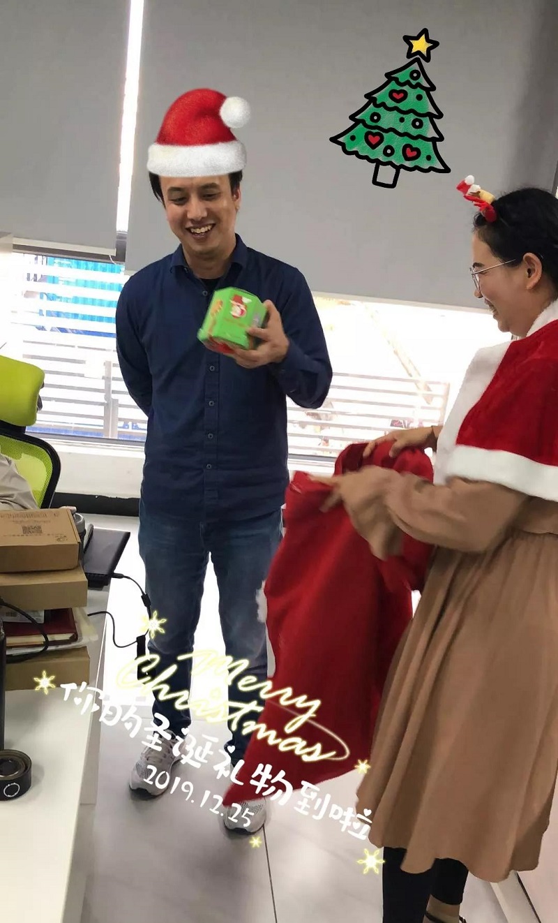 2019年圣誕節(jié)云里物里小姐姐化身麋鹿派發(fā)禮物